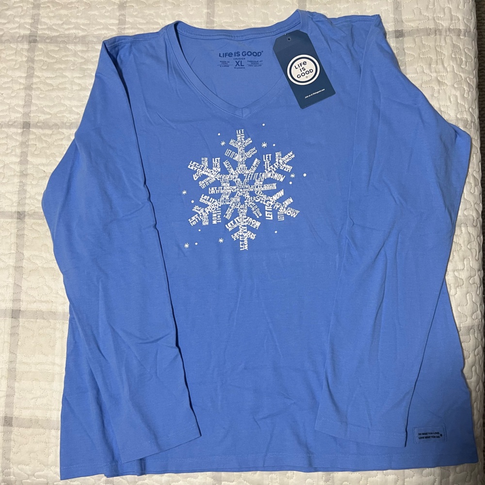 NWT Life is Good Long Sleeve Snowflake Shirt (XL)